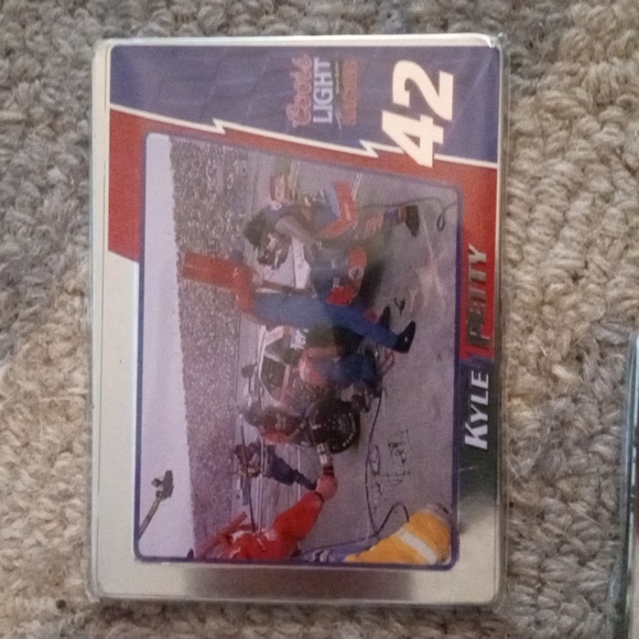 Trading Cards - Picture 10 of 11